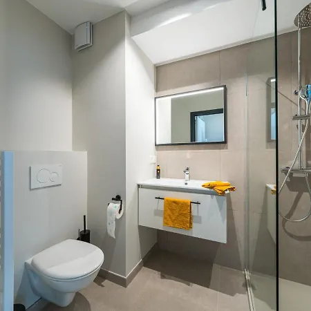 Apartment With 3 Bedrooms And Sea View *