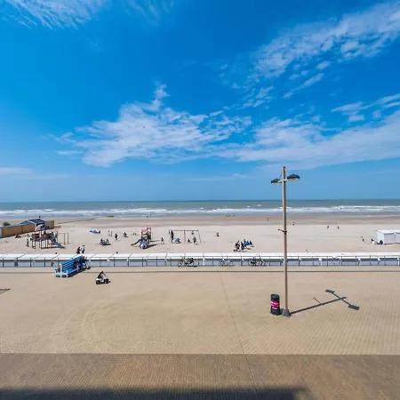 With 3 Bedrooms And Sea View Apartmán Middelkerke